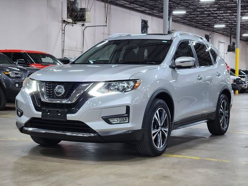 Used 2020 Nissan Rogue SV w/ Sun & Sound Touring Package image 4