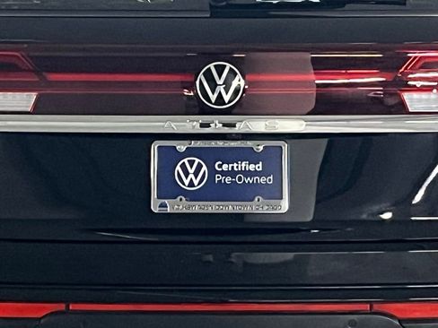 Certified 2026 Volkswagen Atlas Cross Sport SE w/ Panoramic Sunroof Package AWD/4WD image 36