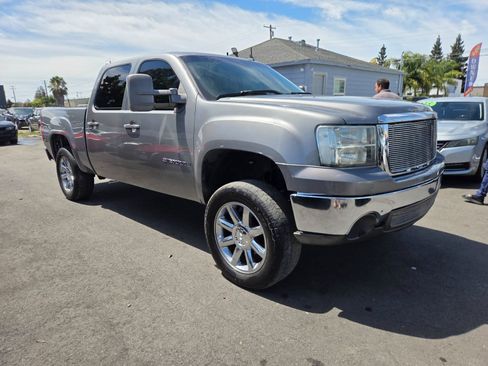 Used 2007 GMC Sierra 1500 SLT w/ Entertainment Package RWD image 5