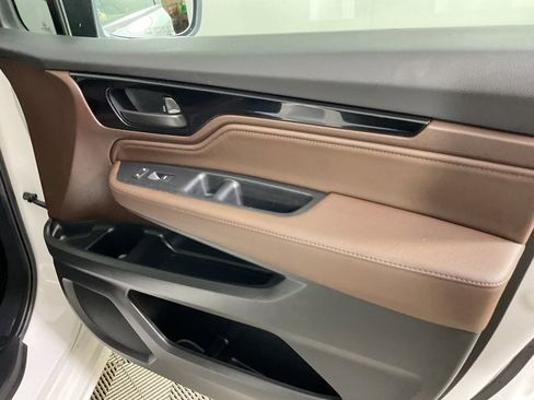 Used 2025 Honda Odyssey Touring image 25