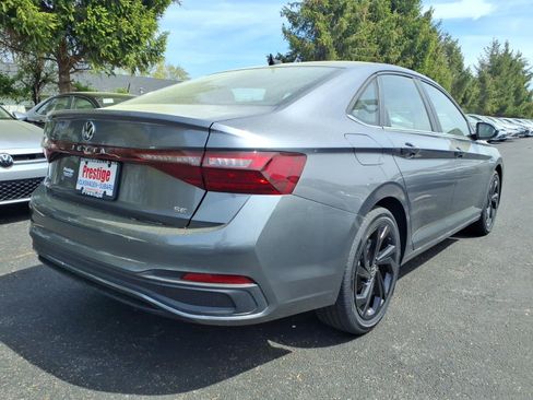 New 2026 Volkswagen Jetta SE FWD image 2
