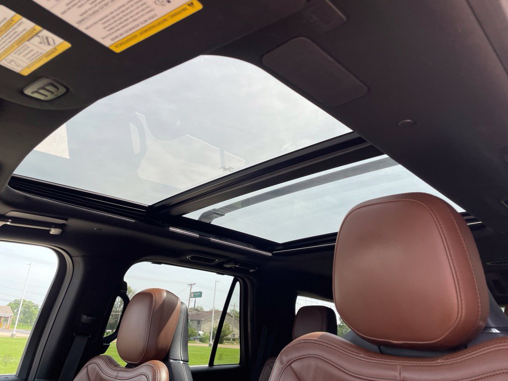 Used 2022 Lincoln Navigator Reserve AWD/4WD image 10
