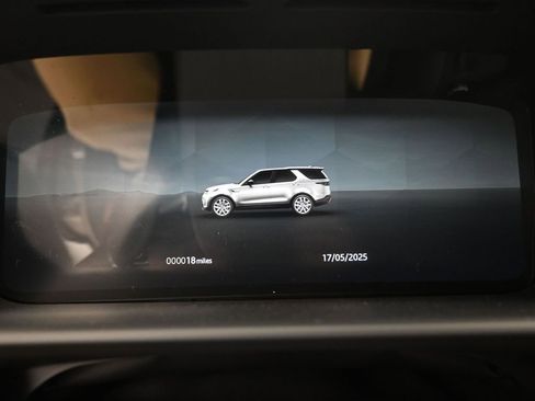 New 2025 Land Rover Discovery S AWD/4WD image 24