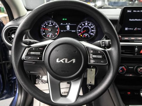 Used 2022 Kia Forte LXS w/ LXS Technology Package image 16