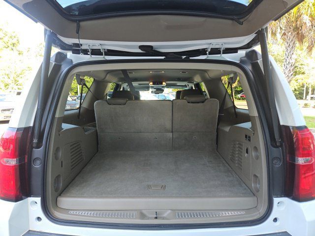 Used 2017 Chevrolet Suburban LT w/ Luxury Package RWD image 6