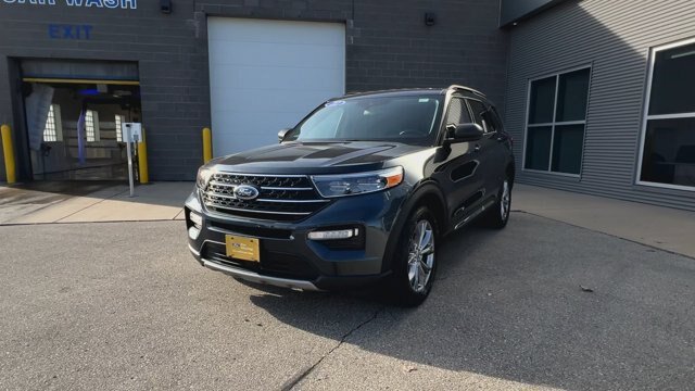 Certified 2022 Ford Explorer XLT w/ Equipment Group 202A AWD/4WD image 4