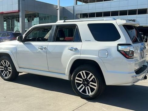 Used 2021 Toyota 4Runner Limited AWD/4WD image 23