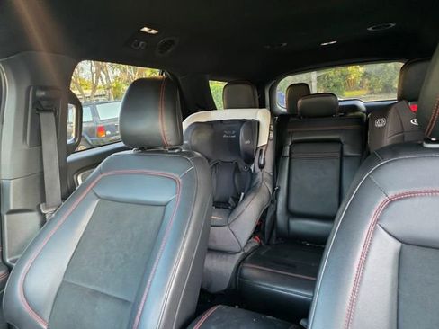 Used 2022 Ford Explorer ST-Line w/ Class IV Trailer Tow Package image 5