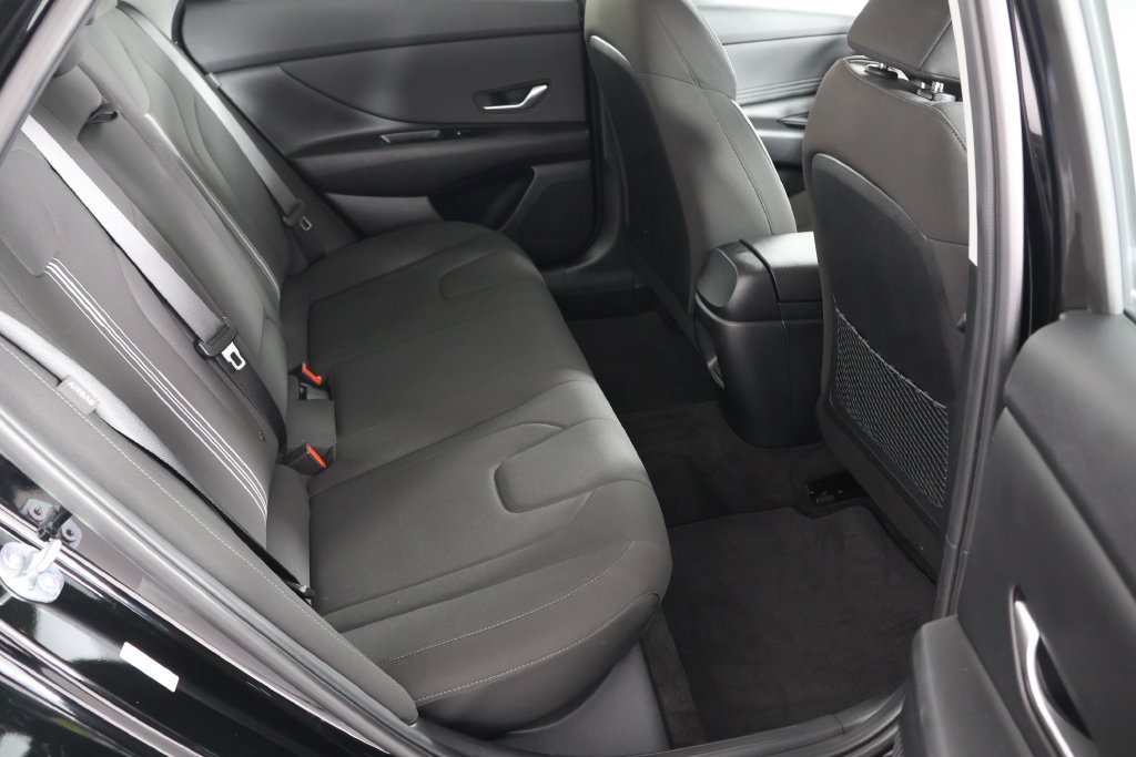 Used 2025 Hyundai Elantra SEL FWD image 23