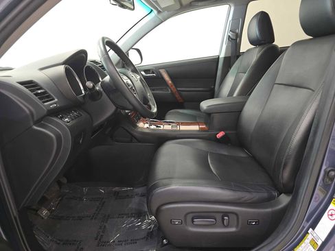Used 2013 Toyota Highlander Limited AWD/4WD image 23