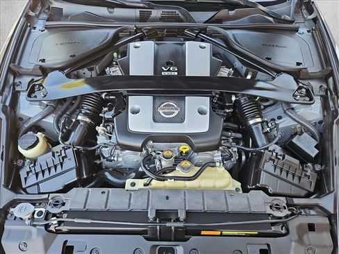 Used 2016 Nissan 370Z Coupe RWD image 25