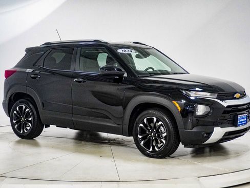 Used 2022 Chevrolet TrailBlazer LT w/ Convenience Package FWD image 11