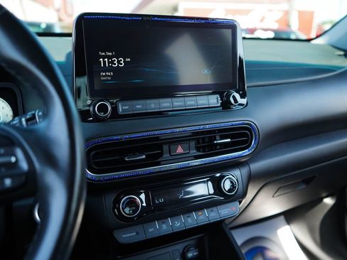 Used 2023 Hyundai Kona Limited FWD image 7