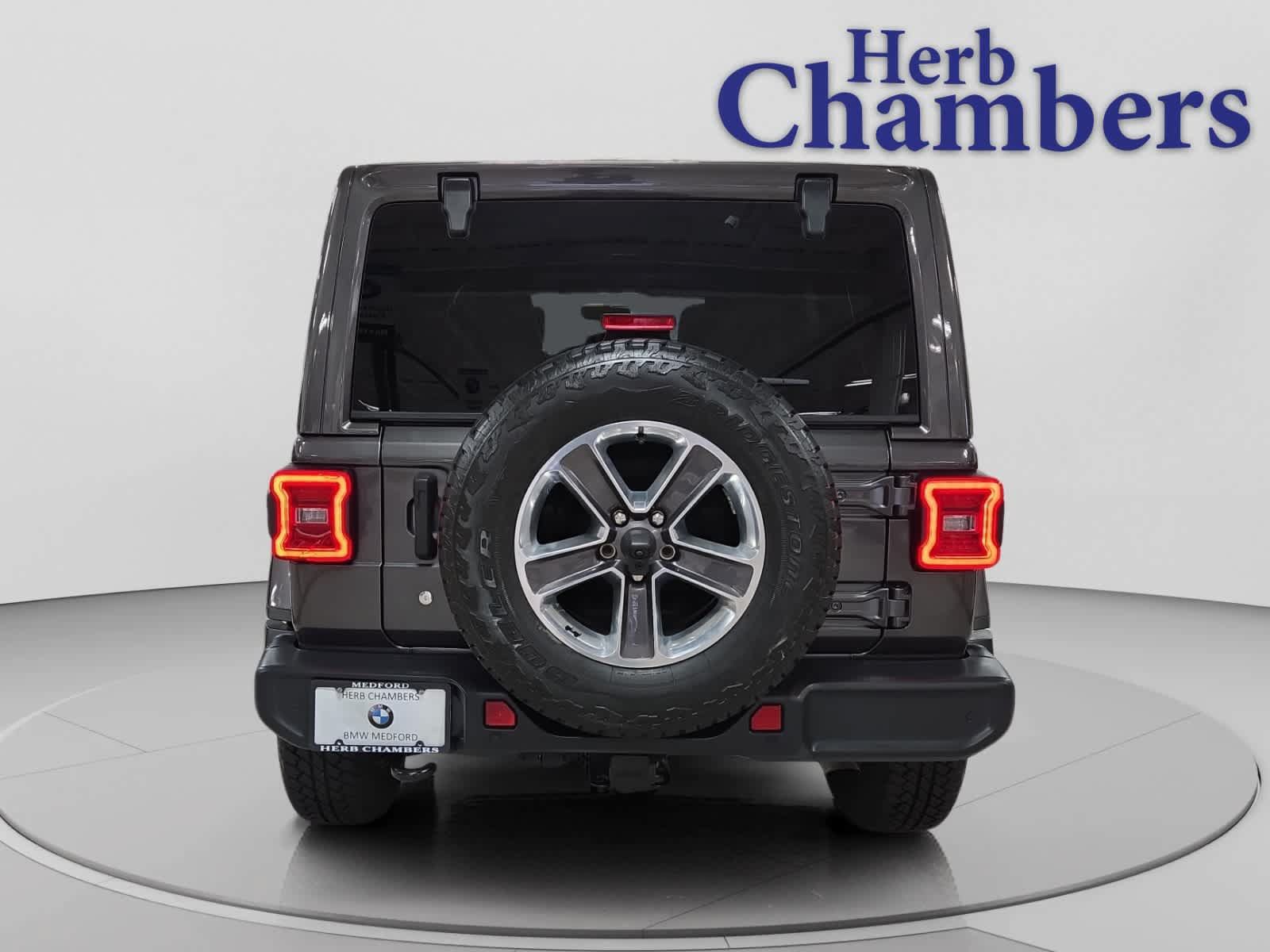 Used 2019 Jeep Wrangler Unlimited Sahara AWD/4WD image 12