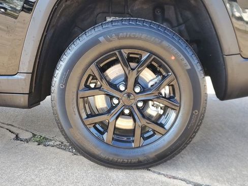 New 2025 Jeep Grand Cherokee L Altitude image 7