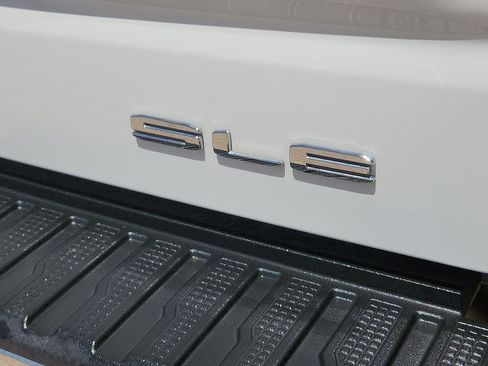 Used 2023 GMC Sierra 1500 SLE AWD/4WD image 9