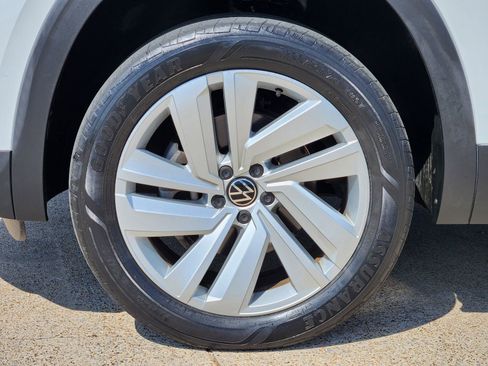 Used 2022 Volkswagen Atlas Cross Sport SE image 21