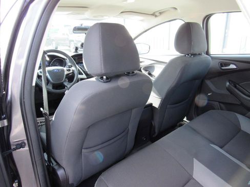 Used 2014 Ford Focus SE image 25