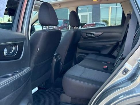 Certified 2019 Nissan Rogue SV w/ Sun & Sound Touring Package FWD image 6