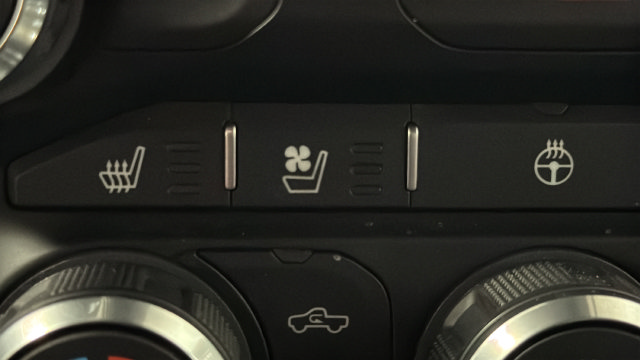 Used 2022 RAM 1500 Laramie w/ Sport Appearance Package AWD/4WD image 34