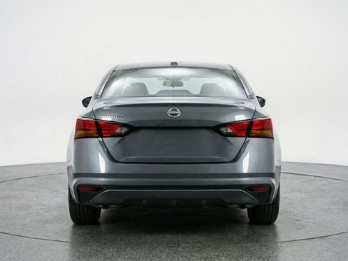 Used 2025 Nissan Altima 2.5 SV FWD image 7