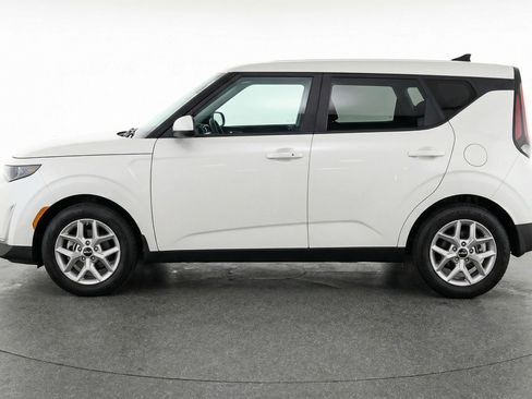Used 2025 Kia Soul LX w/ LX Technology Package image 5