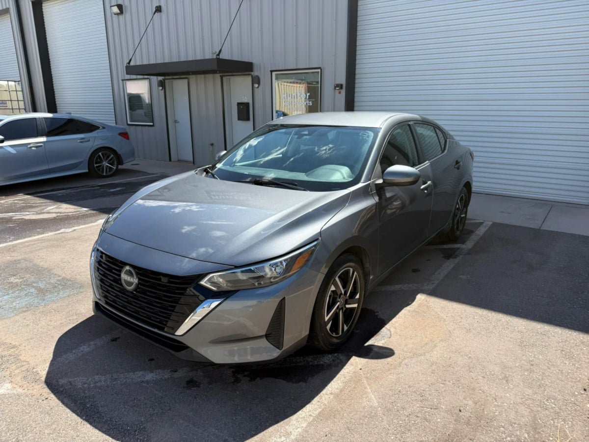 Used 2024 Nissan Sentra SV FWD image 2