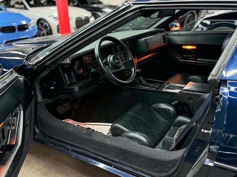 Used 1989 Chevrolet Corvette Coupe RWD image 10