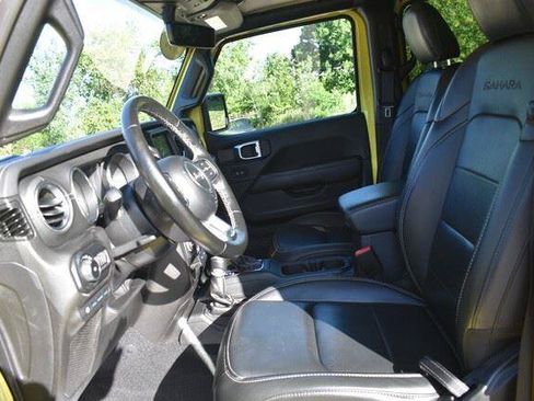 Used 2022 Jeep Wrangler Unlimited Sahara w/ Cold Weather Group AWD/4WD image 27