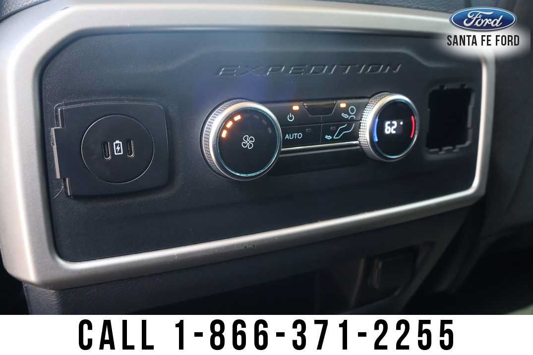 Used 2024 Ford Expedition XLT AWD/4WD image 19
