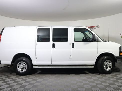 Used 2023 Chevrolet Express 2500 w/ Driver Convenience Package image 6