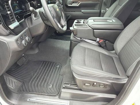 Used 2023 Chevrolet Silverado 1500 LT AWD/4WD image 9