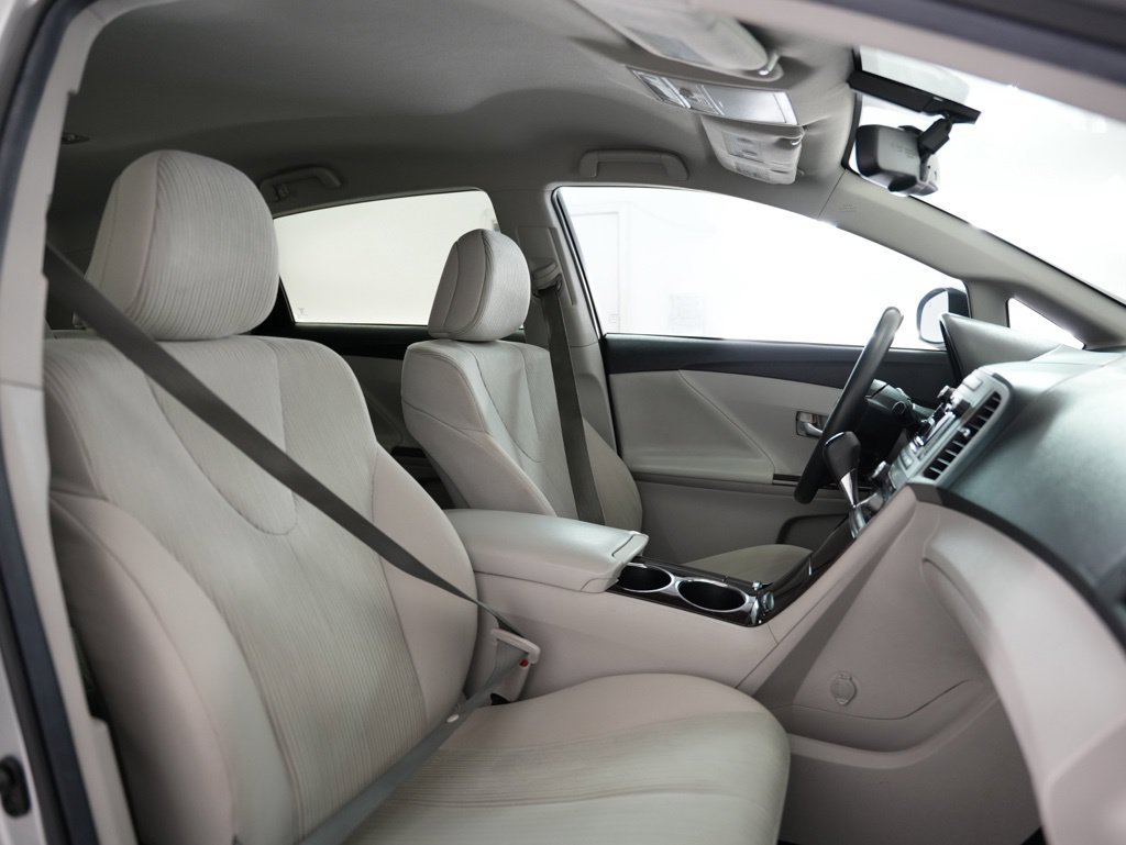 Used 2012 Toyota Venza LE FWD image 49