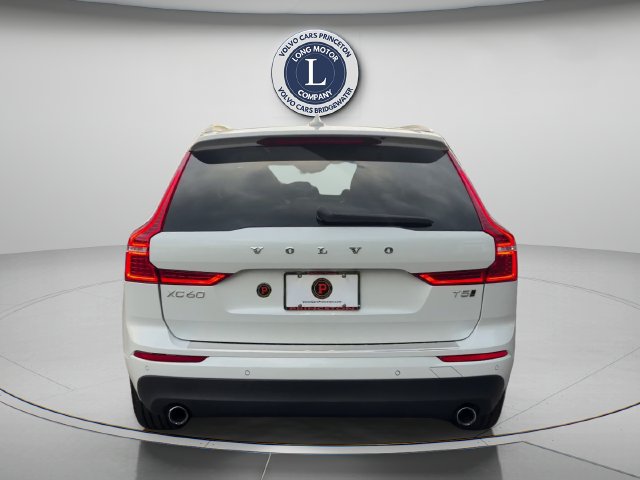 Used 2021 Volvo XC60 T5 Momentum AWD/4WD image 6