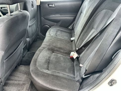 Used 2013 Nissan Rogue S FWD image 16