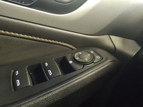 Used 2020 Chevrolet Traverse LT FWD image 27