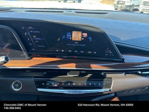 Used 2023 Cadillac Escalade Premium Luxury image 26