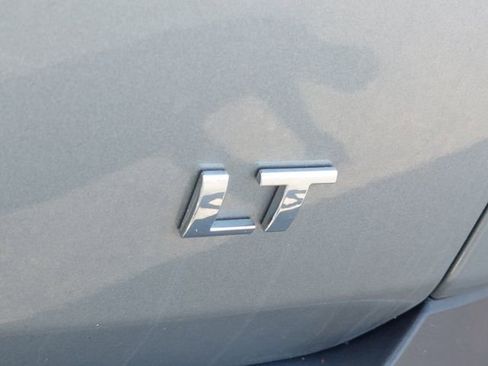 Used 2023 Chevrolet Traverse LT w/ Rear Camera Mirror Package image 43