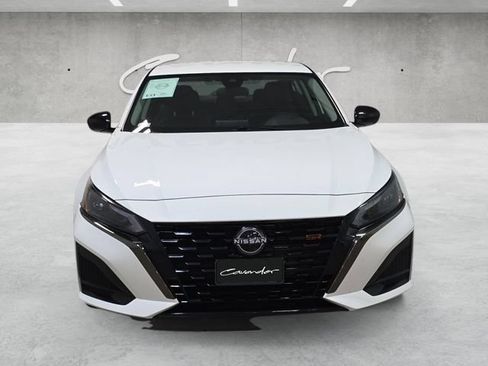 Used 2024 Nissan Altima 2.5 SR FWD image 18