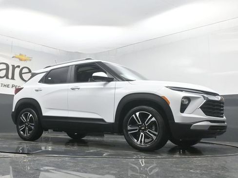 New 2026 Chevrolet TrailBlazer LT w/ Convenience Package image 2
