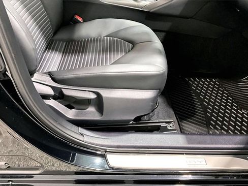 Used 2024 Toyota Camry SE image 41