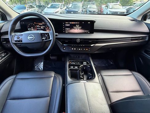 Certified 2025 Nissan Murano SV FWD image 14