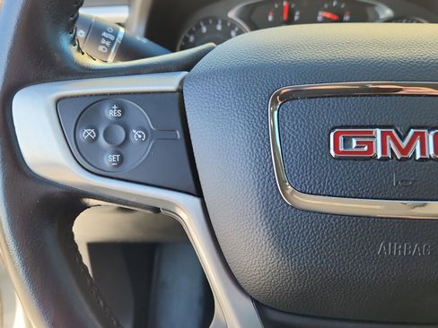 Used 2020 GMC Acadia SLE image 19