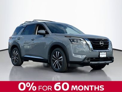 New 2025 Nissan Pathfinder Platinum w/ Cargo Package