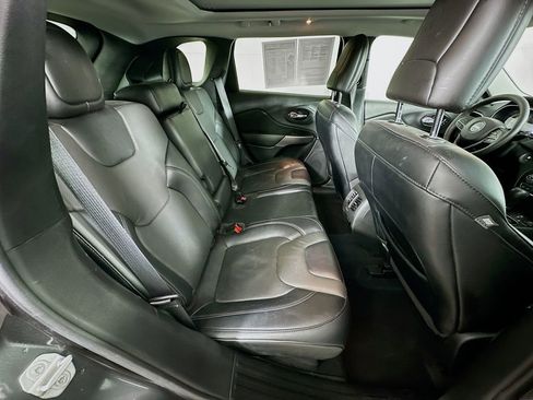 Certified 2022 Jeep Cherokee Limited image 37