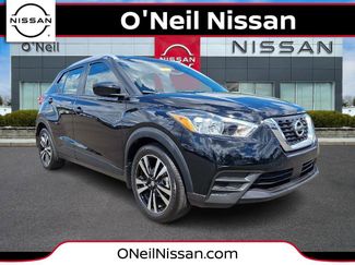 Certified 2020 Nissan Kicks SV image 1