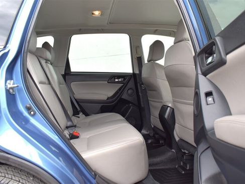 Used 2015 Subaru Forester 2.5i Limited AWD/4WD image 28