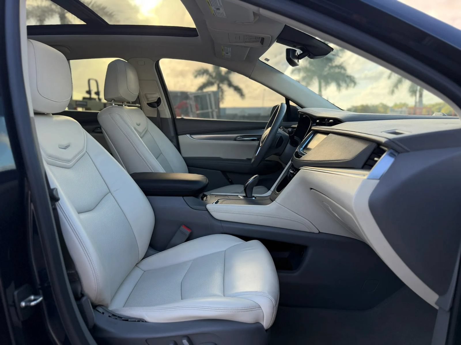 Used 2017 Cadillac XT5 Luxury w/ Driver Awareness Package FWD image 47