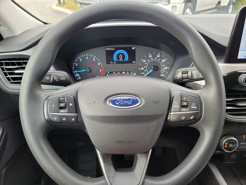 Used 2022 Ford Escape SE image 17