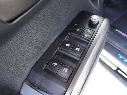 Used 2018 Toyota Tacoma TRD Off-Road w/ Technology Package image 16